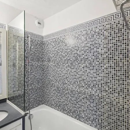 Beautiful With Sea View In 5 Pers